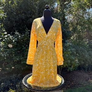 BCBGMaxAzria "Delilah long sleeve" plunge neckline mini dress - size S